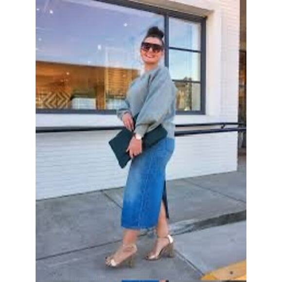 Levi's
Levi’s Women's Cotton High-Rise Midi Back-Slit Denim Skirt Sz 10 - Picture 4 of 7